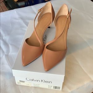 Calvin Klein tan low heel pump